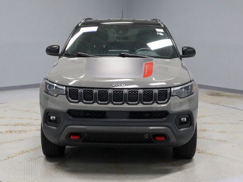 Used 2024 Jeep Compass Trailhawk w/ Trailhawk Elite Group AWD/4WD image 7