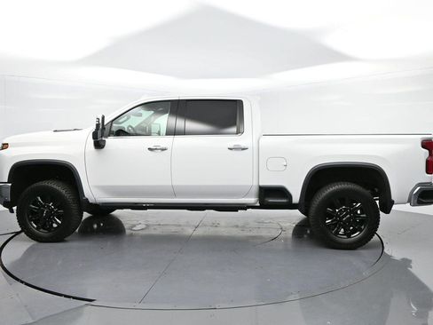Used 2024 Chevrolet Silverado 2500 LTZ AWD/4WD image 5