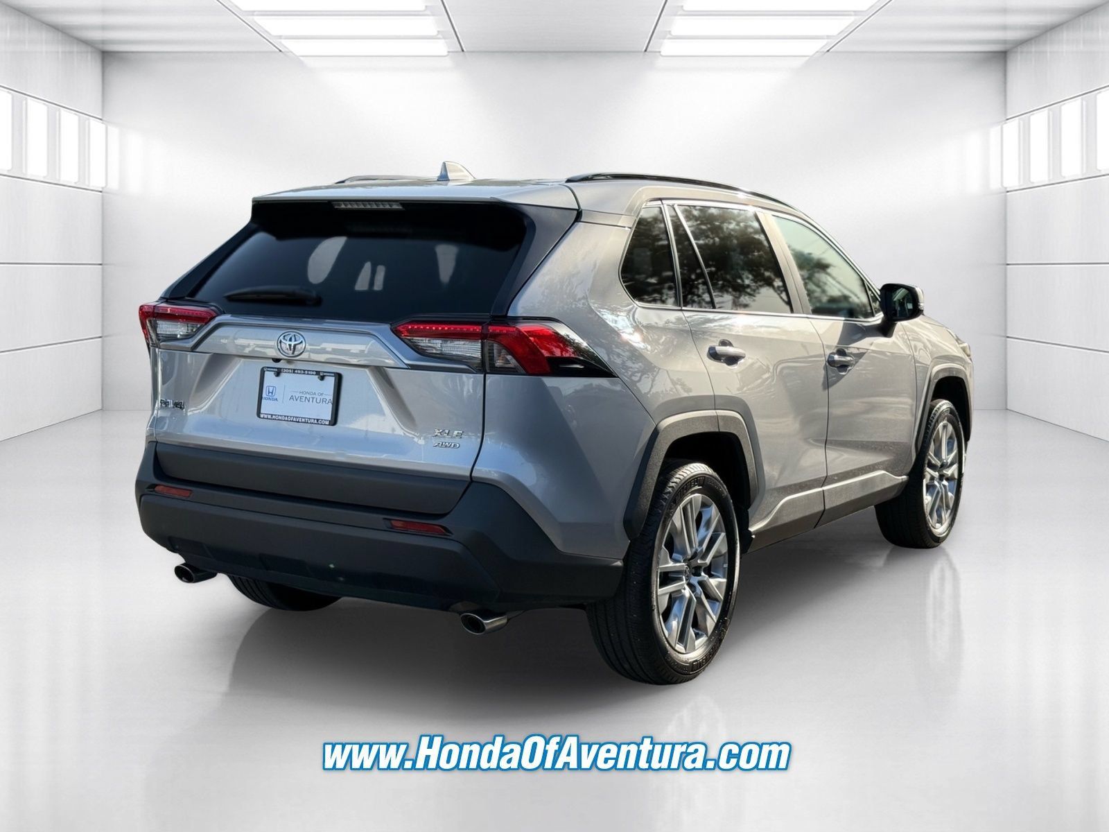 Used 2025 Toyota RAV4 XLE Premium w/ Weather Package AWD/4WD image 5