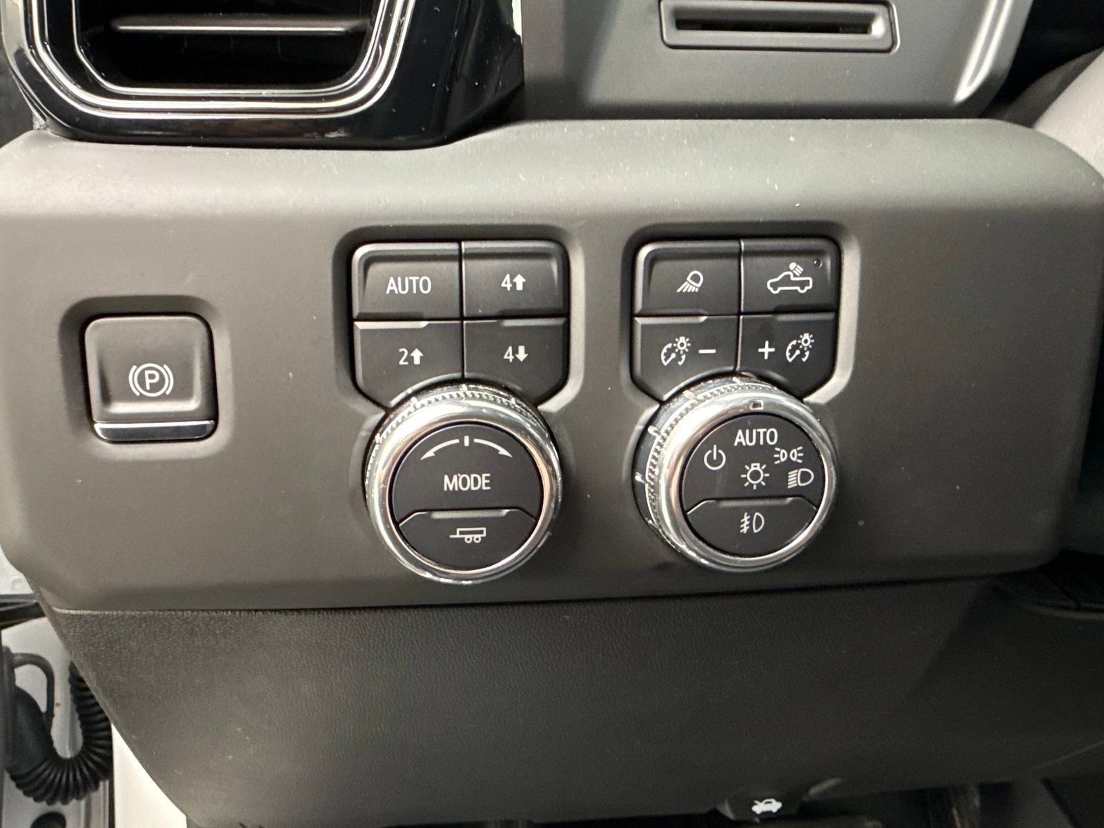 Used 2025 GMC Sierra 1500 AT4 AWD/4WD image 16