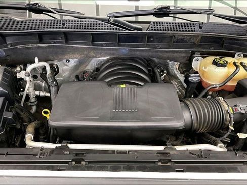 Used 2022 GMC Sierra 1500 SLT w/ SLT Premium Plus Package AWD/4WD image 9