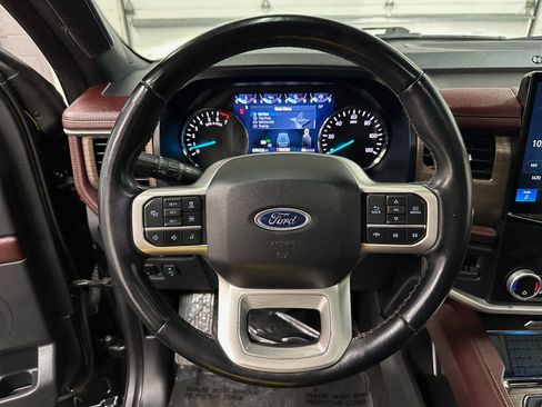 Used 2023 Ford Expedition Limited AWD/4WD image 13