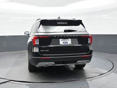 New 2026 Ford Explorer Active w/ Active Comfort Package image 5