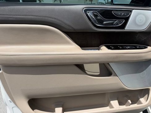 Used 2023 Lincoln Navigator Reserve AWD/4WD image 13