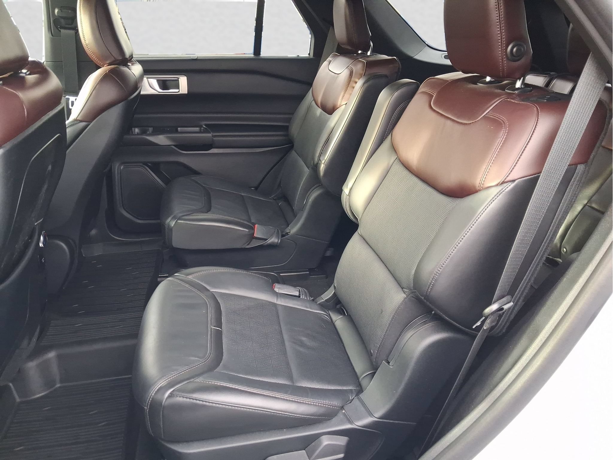 Used 2020 Ford Explorer Platinum AWD/4WD image 11