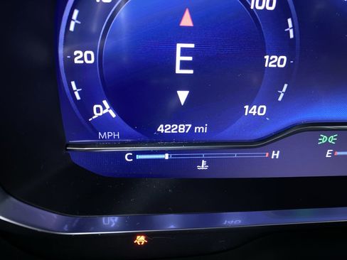 Used 2024 Chevrolet Tahoe Z71 w/ Luxury Package image 4