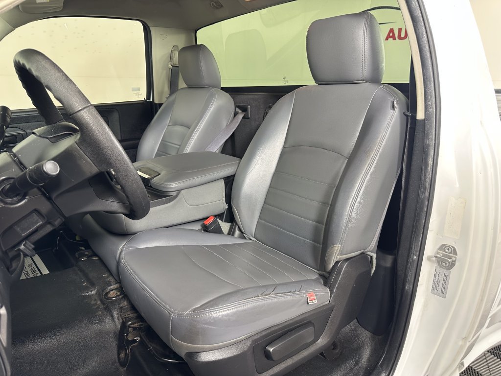 Used 2016 RAM 3500 Tradesman RWD image 15