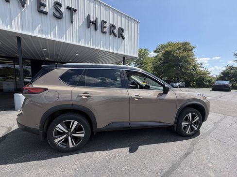 Used 2024 Nissan Rogue SL w/ SL Premium Package AWD/4WD image 2