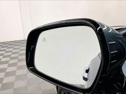 Used 2024 Kia Carnival SX Prestige FWD image 32
