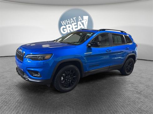 Used 2023 Jeep Cherokee Altitude Lux w/ Lux Elite Package image 8