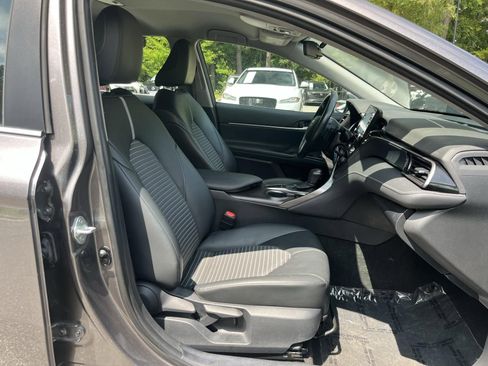 Used 2023 Toyota Camry SE FWD image 22