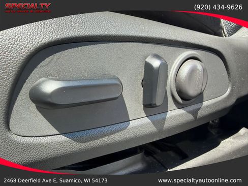 Used 2023 Chevrolet TrailBlazer LT AWD/4WD image 36