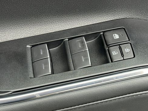 New 2025 Toyota Highlander Limited image 12