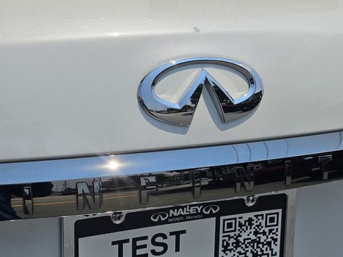 Used 2024 INFINITI QX80 Sensory AWD/4WD image 32