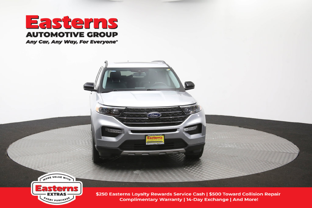 Used 2023 Ford Explorer XLT w/ Equipment Group 202A AWD/4WD image 54