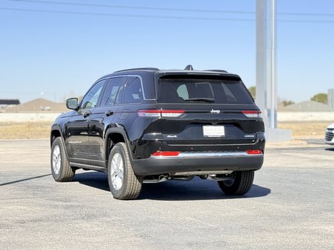 New 2025 Jeep Grand Cherokee 4WD image 7