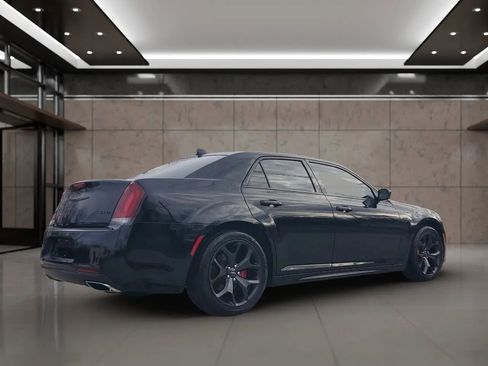 Used 2020 Chrysler 300 Touring L w/ Quick Order Package 2EF image 7