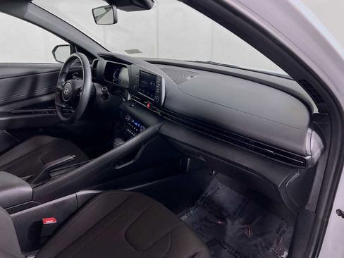 Certified 2025 Hyundai Elantra Sport FWD image 27