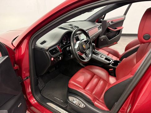 Used 2015 Porsche Macan Turbo w/ Premium Package Plus AWD/4WD image 43