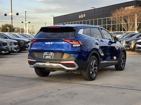 Used 2023 Kia Sportage EX image 4