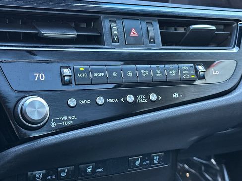 Used 2023 Lexus ES 300h w/ Premium Package image 21