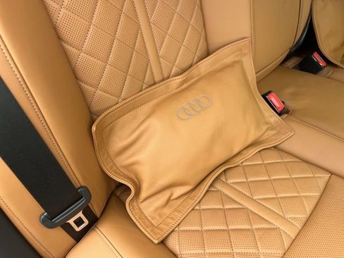 Used 2024 Audi S8 image 31