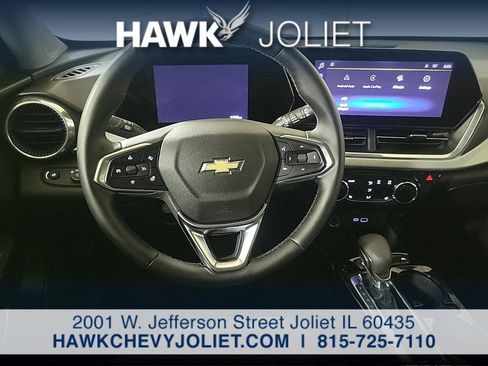 Used 2025 Chevrolet Trax LT w/ Driver Confidence Package FWD image 13