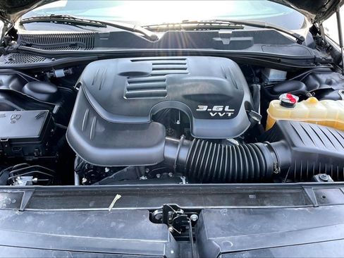 Used 2020 Dodge Challenger SXT w/ Blacktop Package RWD image 10