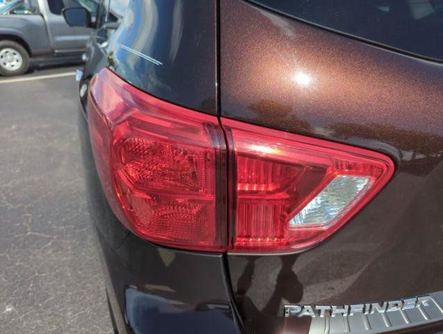 Certified 2019 Nissan Pathfinder SL w/ SL Premium Package FWD image 18