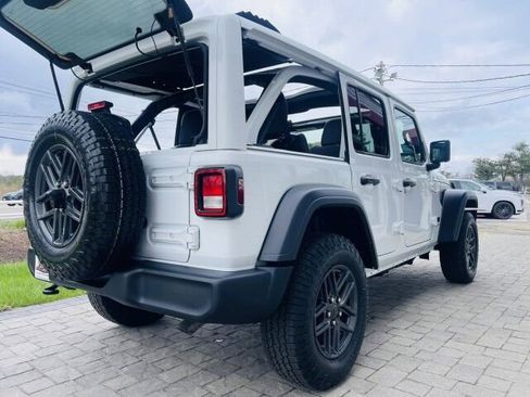 Used 2024 Jeep Wrangler Unlimited Sport AWD/4WD image 5