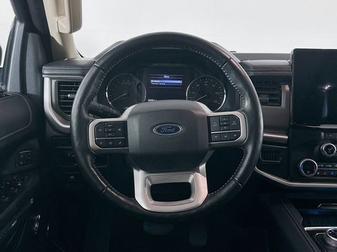 Used 2024 Ford Expedition Max XLT image 18