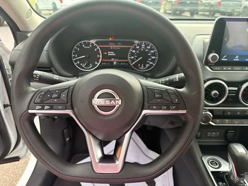 Used 2025 Nissan Sentra SV FWD image 18