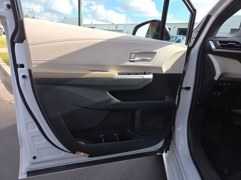 Used 2023 Toyota Sienna XLE image 11