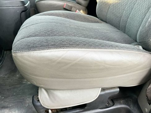 Used 2023 Chevrolet Express 2500 w/ Driver Convenience Package RWD image 18