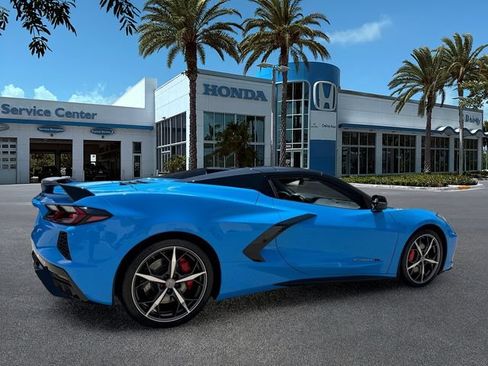 Used 2023 Chevrolet Corvette Stingray Premium Conv w/ Z51 Performance Package RWD image 8
