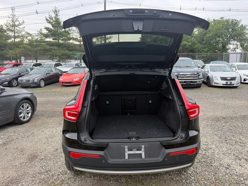 Used 2021 Volvo XC40 T4 Momentum FWD image 14
