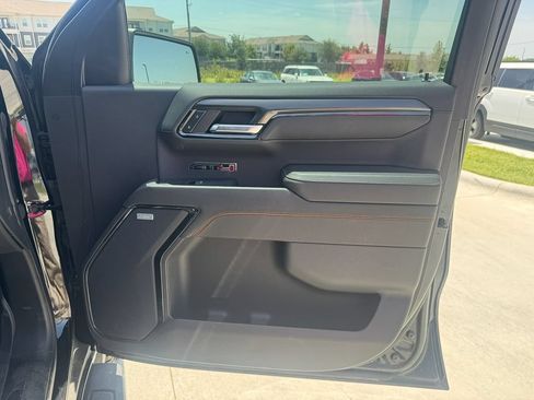 Used 2024 GMC Sierra 1500 AT4 w/ Technology Package AWD/4WD image 24