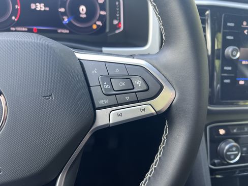 Used 2023 Volkswagen Atlas Cross Sport SE w/ Panoramic Sunroof Package FWD image 18