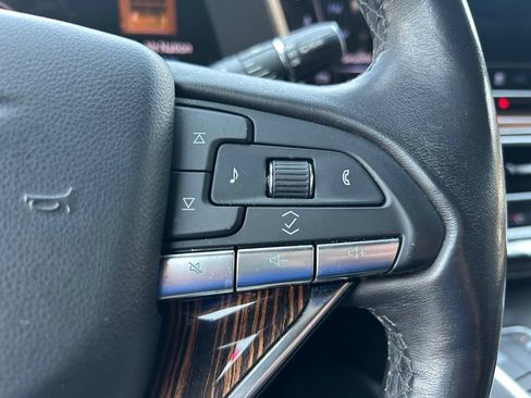 Used 2021 Cadillac Escalade Premium Luxury AWD/4WD image 29