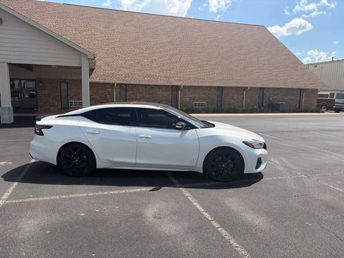Used 2022 Nissan Maxima SR w/ Sport Mat Group FWD image 6