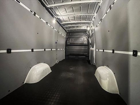 Used 2025 Mercedes-Benz Sprinter 2500 image 6