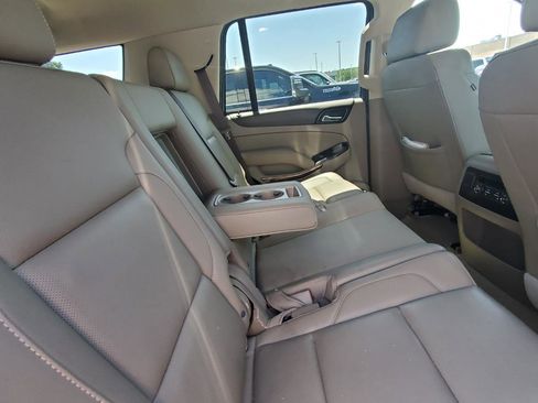 Used 2017 GMC Yukon SLT w/ Premium Edition RWD image 6