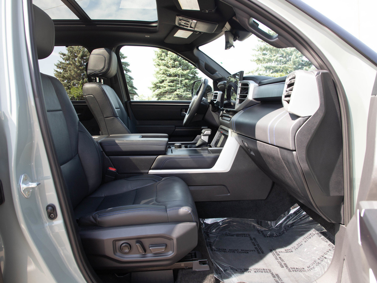 Used 2025 Toyota Tundra Platinum AWD/4WD image 13