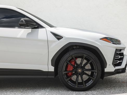 Used 2020 Lamborghini Urus AWD/4WD image 4