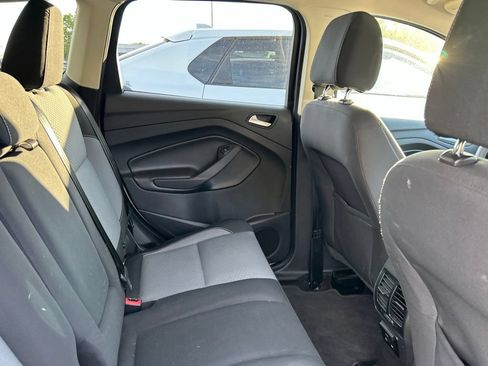 Used 2017 Ford Escape SE w/ SE Cold Weather Package FWD image 12