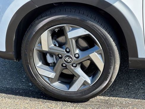 Used 2025 Hyundai Venue SEL FWD image 43