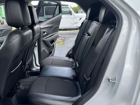 Used 2020 Buick Encore Preferred w/ Safety Package FWD image 29