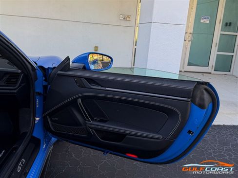 Used 2025 Porsche 911 GT3 RWD image 38