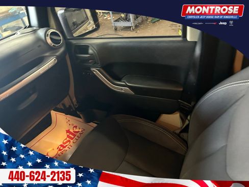 Used 2017 Jeep Wrangler Unlimited Sahara image 25