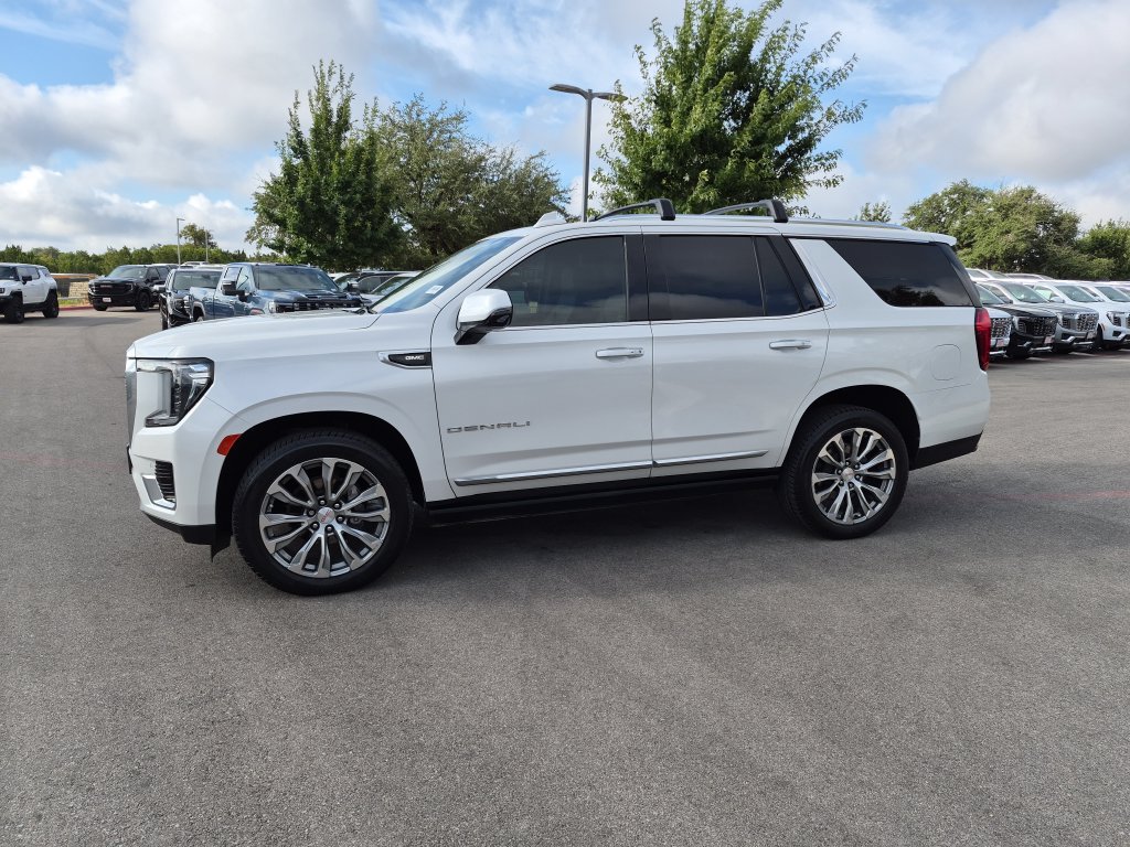 Used 2021 GMC Yukon Denali w/ Denali Premium Package RWD image 4